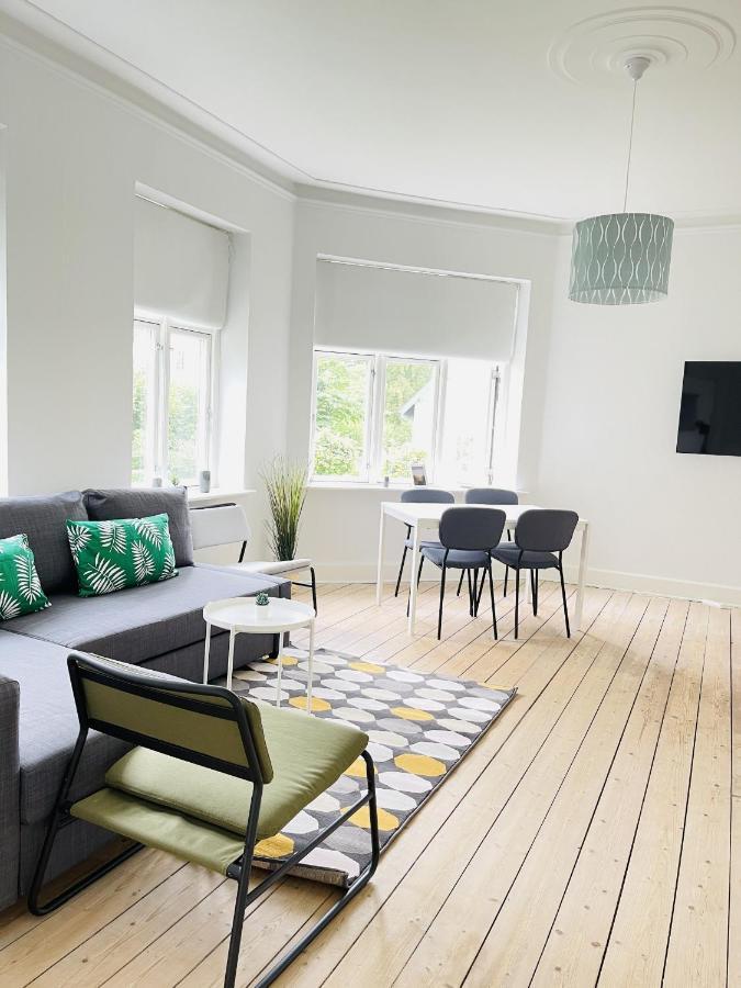 Aday - City Central Mansion - 1 Bedroom Apartment With Garden Aalborg Extérieur photo