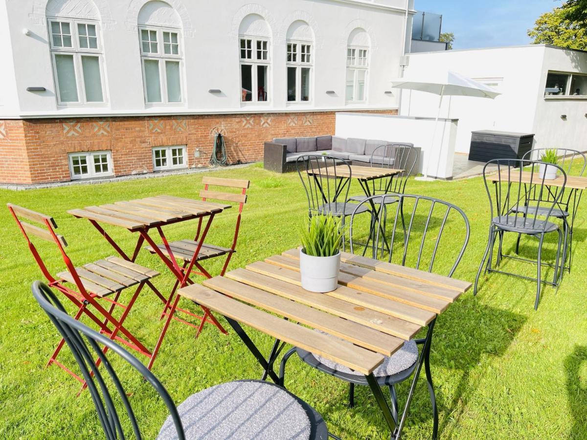 Aday - City Central Mansion - 1 Bedroom Apartment With Garden Aalborg Extérieur photo